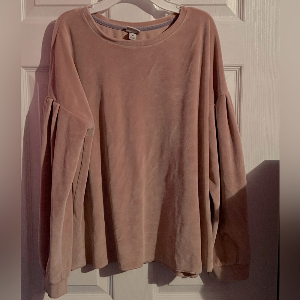 pink long sleeve shirt